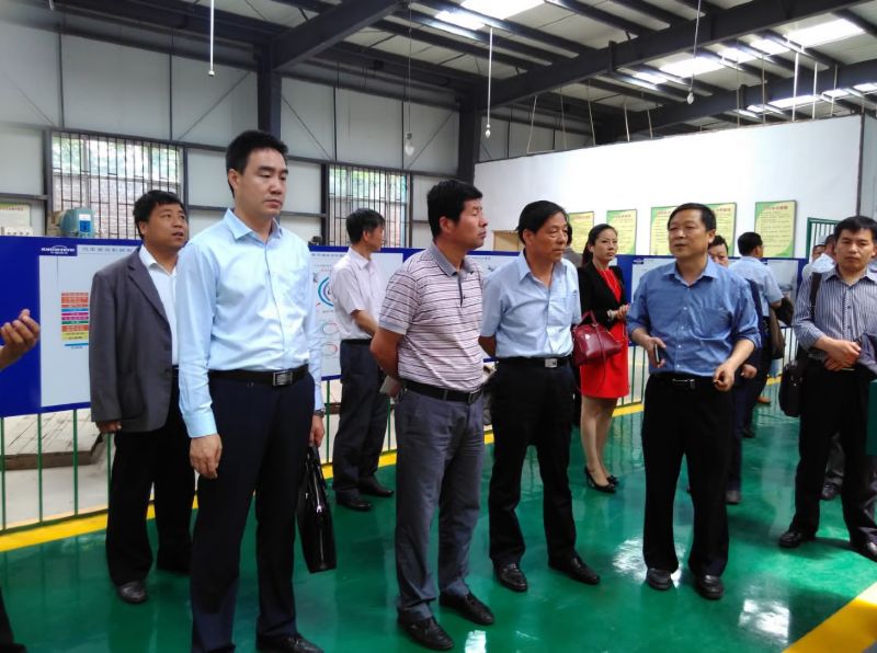 陕西省教育厅职业教育与成人教育处处长韩忠诚、咸阳市教育局副局长陈复职视察