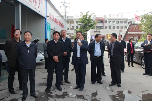 陕西省人民代表大会教育科技文化卫生委员会主任杨希文视察